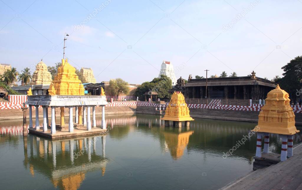 The temple of Sri Varadaraja Perumal is dedicated to Devaraja Swami (the incarnation of Vishnu). It was built in the XII c. by representatives of the Vijiyanagar dynasty. In a huge temple pond   chest is a statue of God Vishnu. Kanchipura ,India