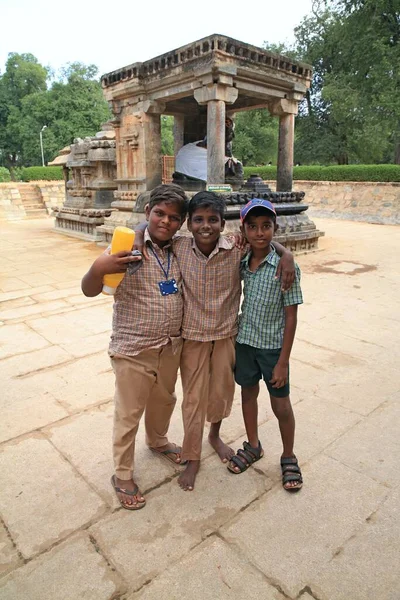 Счастливые Дети Время Поездок Индуистские Искушения Чидамбарам Тамил Наду Индия — стоковое фото