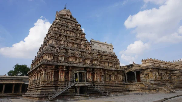 インドで最も神聖な場所の一つであるチダムバラムの古代寺院都市 最初の言及は紀元前6世紀に遡りますが 神話によると 彼の宇宙舞踊を踊るシヴァ神に敬意を表して建設されました ロイヤリティフリーのストック写真