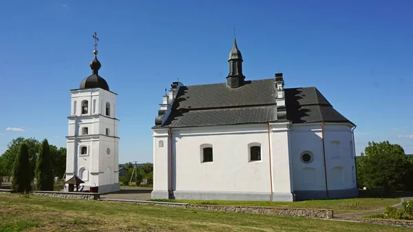 イライアス教会 Bの埋葬ボールトKhmelnitsky Subbotov Cherkasy地域 ウクライナ 1657年にB Khmelnitskyが埋葬され 1664年に遺体が消えた このユニークな建築記念碑は 5つのフリヴニー銀行券に描かれています — ストック写真