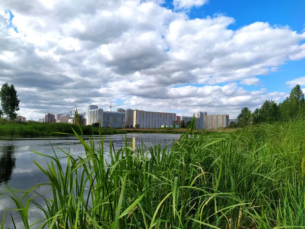 Vista Sul Fiume Della Città — Foto Stock