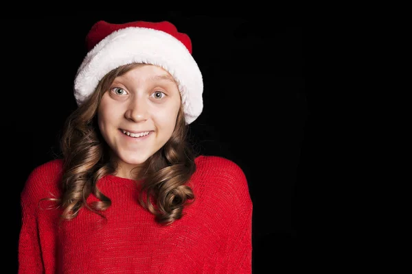 Emocionada Niña Suéter Rojo Sombrero Santa Mirando Espectador Riendo Aislamiento — Foto de Stock