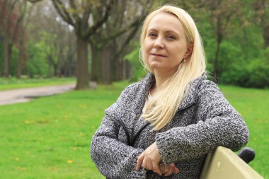 Güzel sarışın kadın 45 yaşında Şehir Parkı.