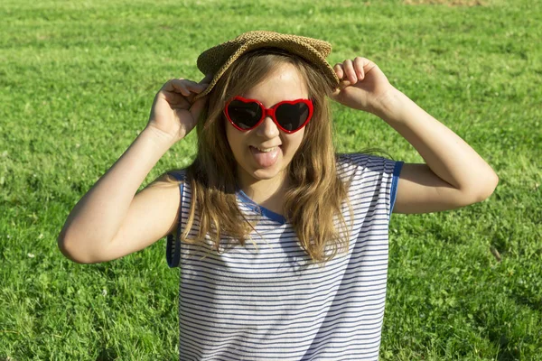 Happy Smile Beautiful Young Girl Spanding Time City Park Red — Stock Photo, Image