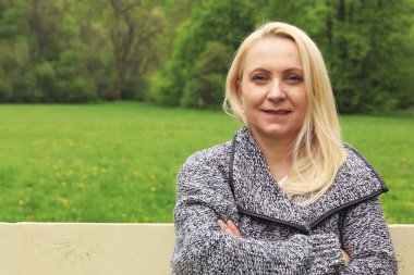 Güzel sarışın kadın 45 yaşında Şehir Parkı.