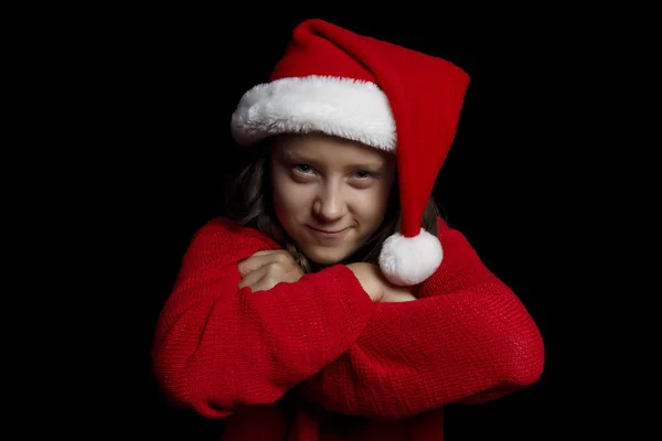 Різдвом Молода Дівчина Червоний Светр Санта Клауса Капелюх Посмішки Глузливо — стокове фото