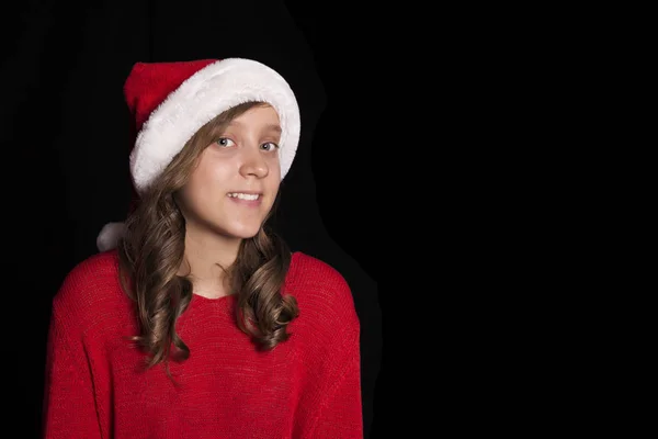 Kırmızı Kazak Noel Baba Nın Kap Heyecanlı Genç Kız Siyah — Stok fotoğraf