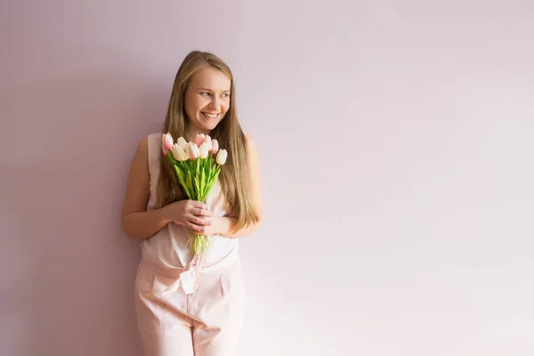 Una Joven Hermosa Con Pelo Largo Rubio Disuelto Sombrero Fieltro — Foto de Stock