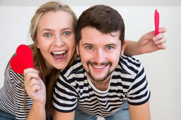 Grappige Jong Koppel Veel Plezier Dag Van Valentijnskaarten Close — Stockfoto