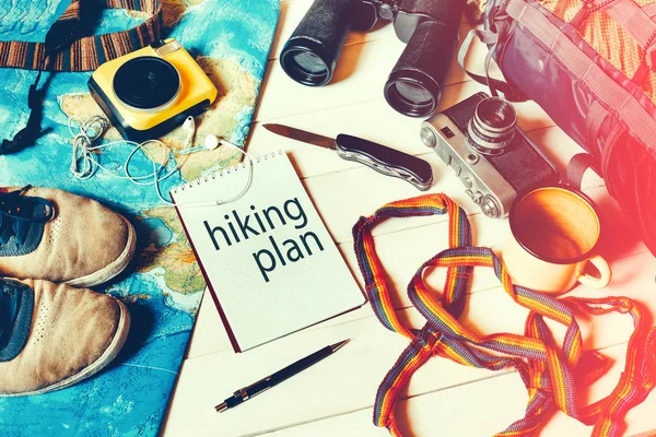 Aksesoris Perjalanan Dan Hiking Item Essential Liburan Rencana Hiking Konsep — Stok Foto