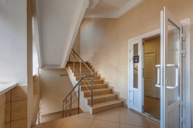 iç ticari kira için boş ofis alanı