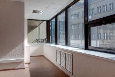 iç ticari kira için boş ofis alanı