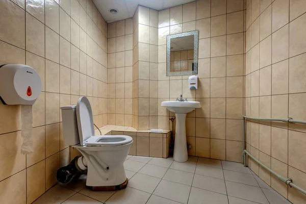 Interior Banheiro Público Prédio Escritórios Rússia — Fotografia de Stock