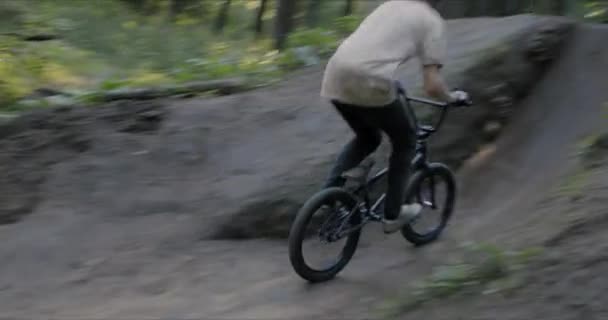 MTB bmx cykel gata Extrem cykling — Stockvideo