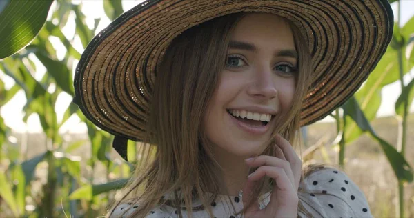 Happy smiling girl with hat — Stock Photo, Image