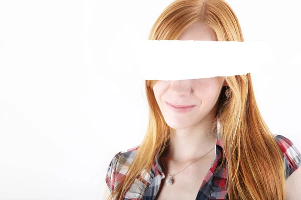 Koncepcja Kradzież Tożsamości Dziewczyna Kradzieży Tożsamości Online Zamaskowanych Twarzy — Zdjęcie stockowe