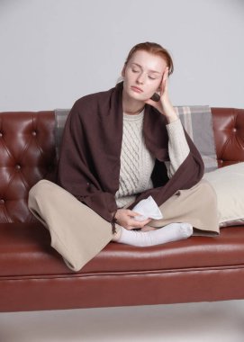 Kızda soğuk ve hastalık var.