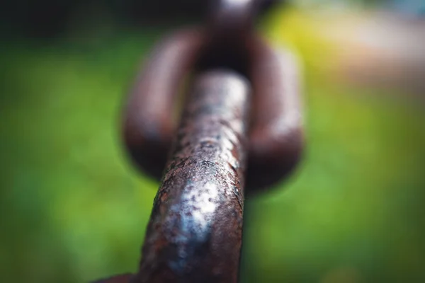 Thick Steel Chain Blurred Background — Stock Photo, Image