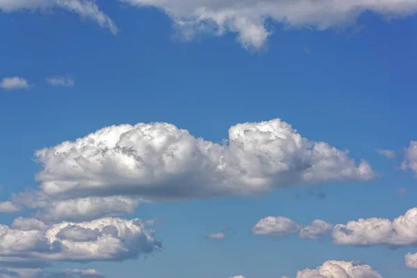 Blue Summer Sky White Cumulus Clouds Lit Sunshine — Stock Photo, Image