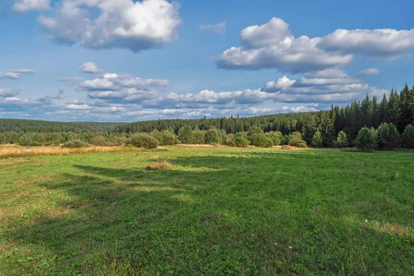 Paysage Rural Avec Des Meules Foin Par Une Journée Ensoleillée — Photo