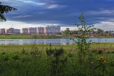 arka plan yaz aylarında göl günbatımı