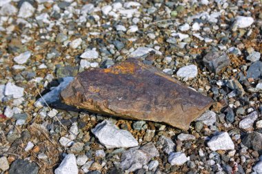 Demir Cevheri madeni yakınındaki Dünya yüzeyinin üzerinde yatıyor