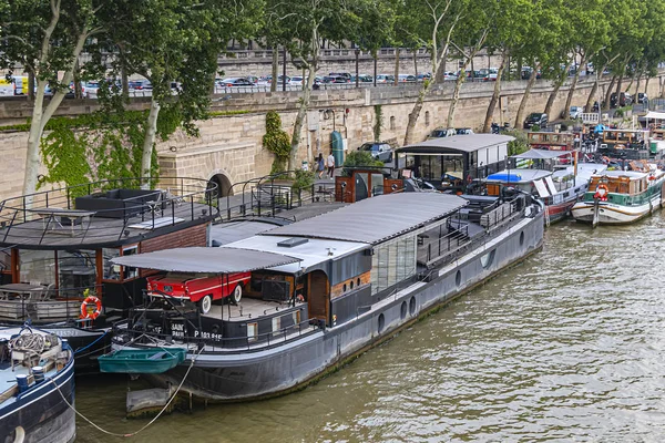 Paris França Junho 2018 Vista Aterro Sena Dos Barcos Ancorados — Fotografia de Stock
