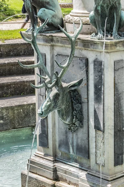 Fontaine Diane Diana Fountain 1602 Goddess Hunt Four Hunting Dogs — Stock Photo, Image