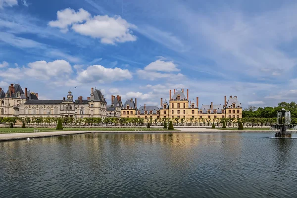 Belo Parque Público Com Fonte Perto Palácio Fontainebleau Chateau Fontainebleau — Fotografia de Stock