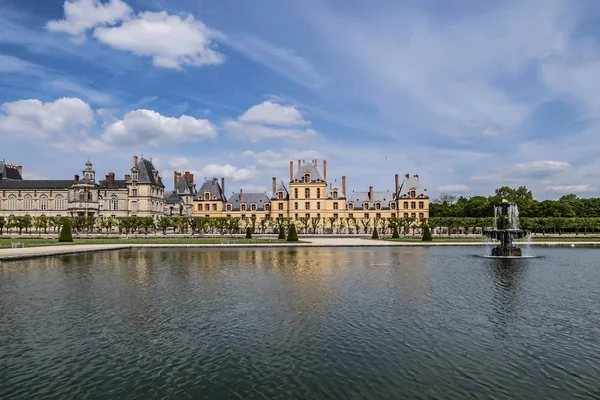 Belo Parque Público Com Fonte Perto Palácio Fontainebleau Chateau Fontainebleau — Fotografia de Stock