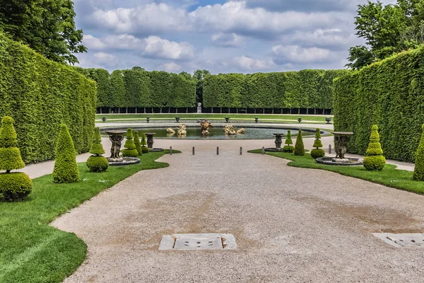 法国凡尔赛 2019年5月27日 位于巴黎市中心西南方20公里处的皇家城堡 凡尔赛宫龙泉的细节 — 图库照片