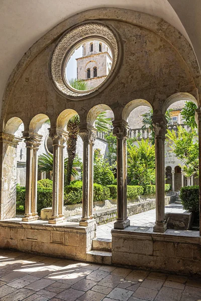 Dubrovnik Croatia June 2019 View Historic Courtyard Famous Dubrovnik Franciscan — Stock Photo, Image