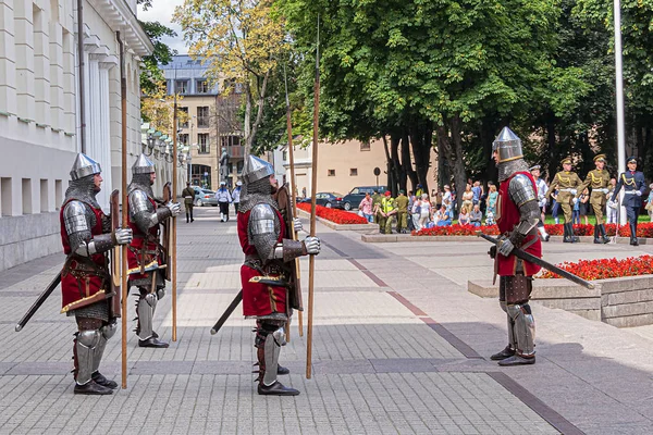 Wilno Litwa Lipca 2019 Podnoszenie Flag Litwy Unii Europejskiej Nato — Zdjęcie stockowe