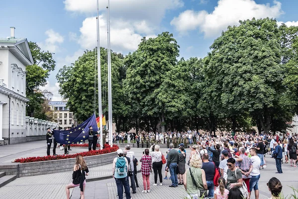 Wilno Litwa Lipca 2019 Podnoszenie Flag Litwy Unii Europejskiej Nato — Zdjęcie stockowe