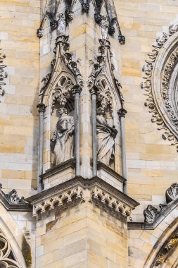 Gotik stil Roma Katolik Katedrali. Sainte-Croix, Orleans 'ın merkezine hakim. Sainte-Croix inşaatı 1287 yılında başladı ve resmi olarak 8 Mayıs 1829 'da açıldı. Orleans, Fransa.
