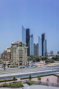 Dubai, Birleşik Arap Emirlikleri - 26 Haziran 2016: Modern mimari Dubai. Dubai, Uae 'deki en kalabalık şehir ve emirliktir ve başkentten sonra bölge büyüklüğüne göre ikinci en büyük emirliktir..