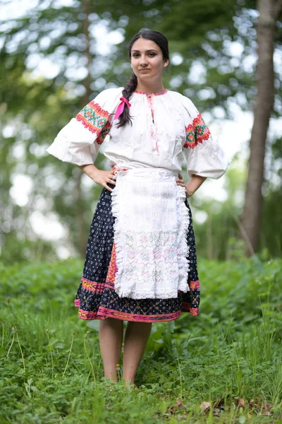Folklore Eslovaco Bailarina Folclórica Eslovaca — Foto de Stock