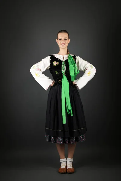 斯洛伐克传统民俗舞者 — 图库照片
