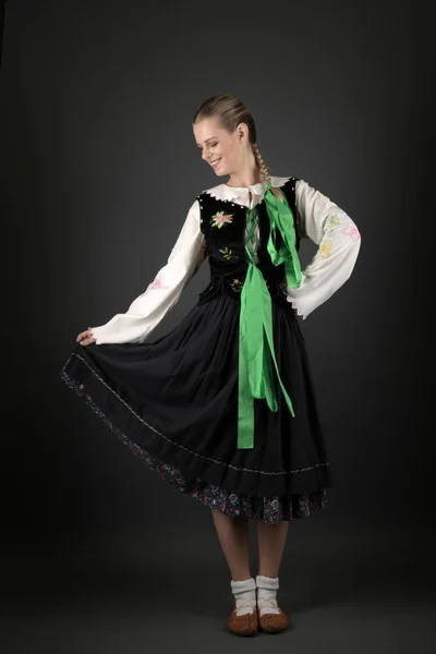 Σλοβάκικη Λαογραφία Χορεύτρια Γυναίκα — Φωτογραφία Αρχείου
