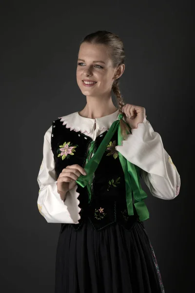 Slovakiska Folklore Dansare Kvinna — Stockfoto