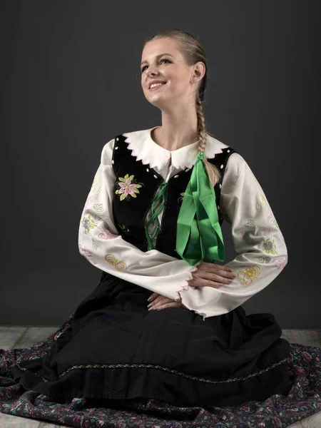 Slovakiska Folklore Dansare Kvinna — Stockfoto