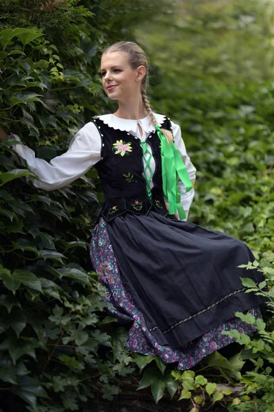 Slovakiska Folklore Dansare Kvinna — Stockfoto