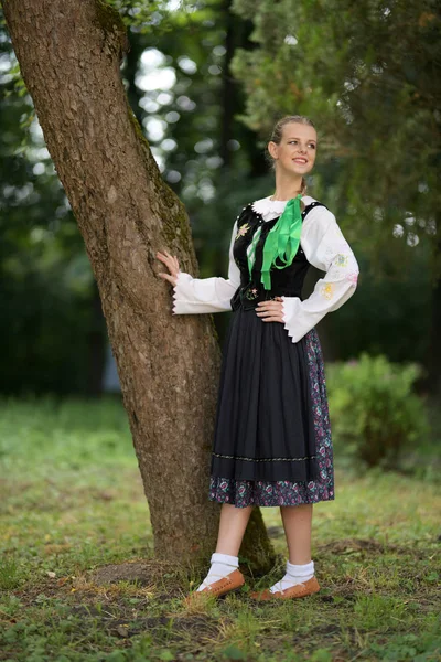 Slovenský Folklor Tanečnice Žena — Stock fotografie