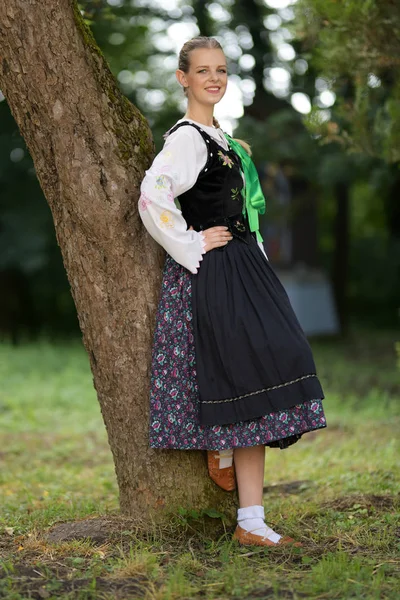 Slovakiska Folklore Dansare Kvinna — Stockfoto