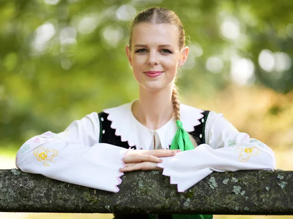 Eslovaquia Folklore Bailarina Mujer —  Fotos de Stock