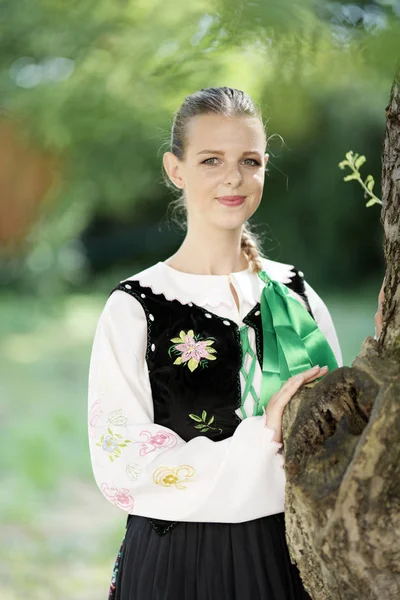 Slowaakse Folklore Danser Vrouw — Stockfoto