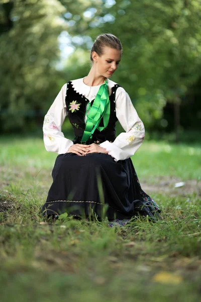 Slowakische Folkloretänzerin — Stockfoto