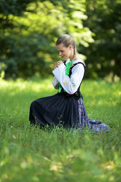 Slovakça Folklor Dansçısı Kadın — Stok fotoğraf