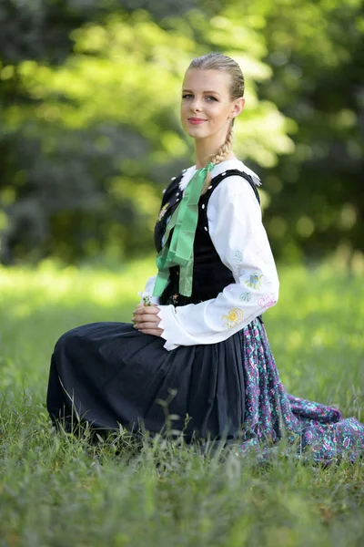 Eslovaca Dançarina Folclore Mulher — Fotografia de Stock