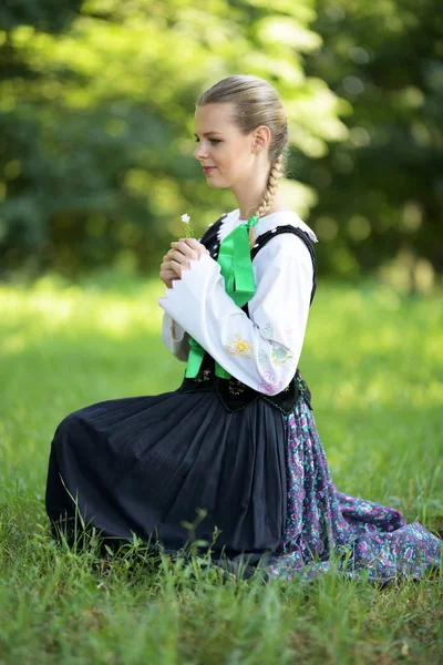 Danzatrice Slovacca Folklore — Foto Stock
